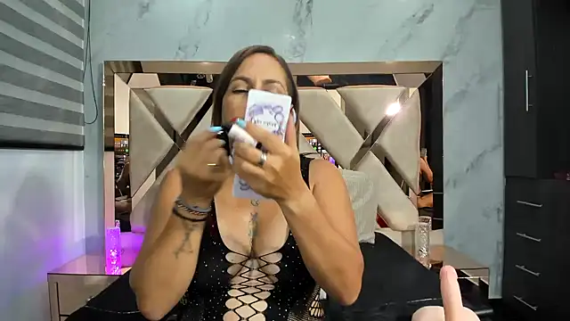 Snapshot of Susy_wisee chatting on February 13, 2025, 6:41 am Susy wisee online show from February 13, 2025, 6:41 am