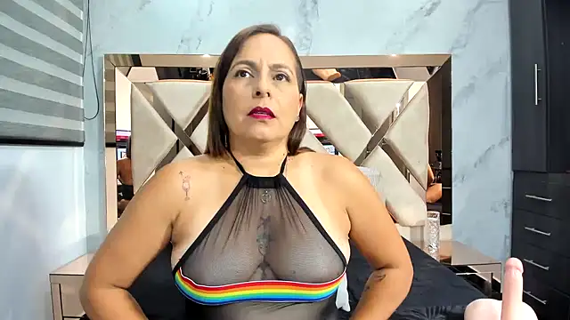 Snapshot of Susy_wisee chatting on February 16, 2025, 3:04 am Susy wisee online show from February 16, 2025, 3:04 am