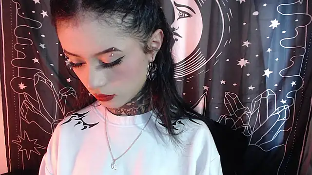 Snapshot of Isabella__dark chatting on January 11, 2025, 10:07 pm Isabella dark online show from January 11, 2025, 10:07 pm