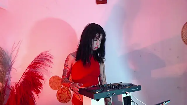 Snapshot of Isabella__dark chatting on January 14, 2025, 12:00 am Isabella dark online show from January 14, 2025, 12:00 am