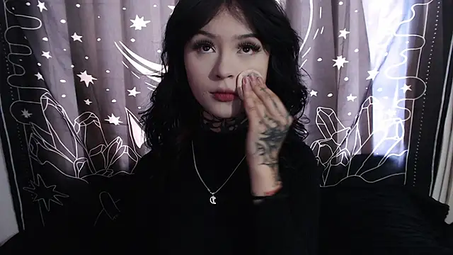 Snapshot of Isabella__dark chatting on January 17, 2025, 9:06 pm Isabella dark online show from January 17, 2025, 9:06 pm