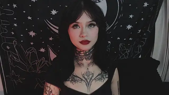 Snapshot of Isabella__dark chatting on January 18, 2025, 11:44 pm Isabella dark online show from January 18, 2025, 11:44 pm