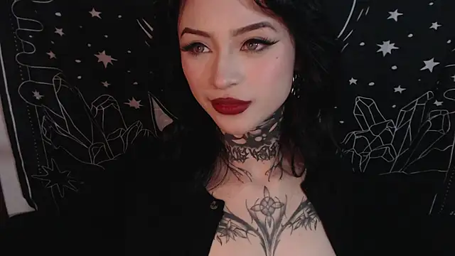 Snapshot of Isabella__dark chatting on January 29, 2025, 12:01 am Isabella dark online show from January 29, 2025, 12:01 am