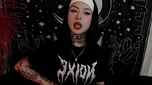 Snapshot of Isabella__dark chatting on February 4, 2025, 11:49 pm Isabella dark online show from February 4, 2025, 11:49 pm