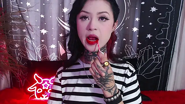 Snapshot of Isabella__dark chatting on February 14, 2025, 7:33 pm Isabella dark online show from February 14, 2025, 7:33 pm