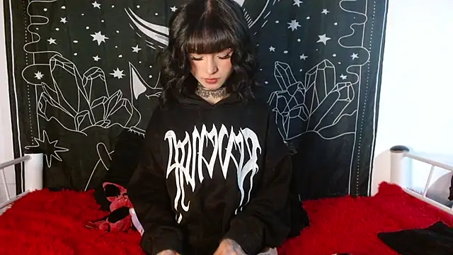 Snapshot of Isabella__dark chatting on October 15, 2025, 12:11 am Isabella dark online show from October 15, 2025, 12:11 am