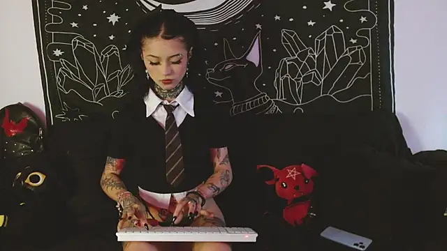 Snapshot of Isabella__dark chatting on October 30, 2025, 9:48 pm Isabella dark online show from October 30, 2025, 9:48 pm