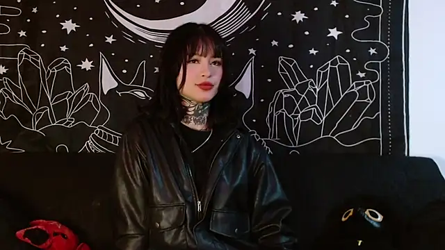 Snapshot of Isabella__dark chatting on November 10, 2025, 4:00 am Isabella dark online show from November 10, 2025, 4:00 am