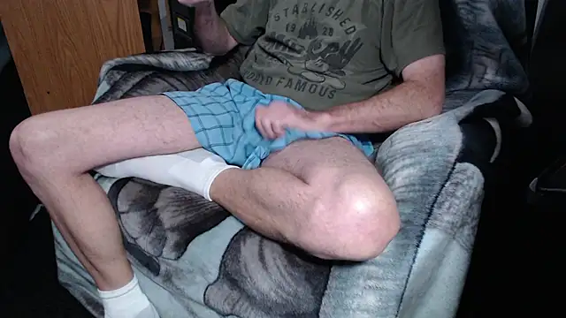 Snapshot of froy4986 chatting on December 18, 2024, 1:02 pm froy4986 online show from December 18, 2024, 1:02 pm