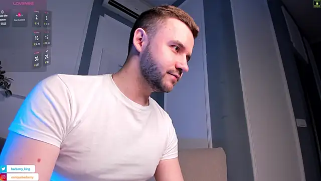 Snapshot of EnriqueBarberry chatting on January 31, 2025, 6:35 am EnriqueBarberry online show from January 31, 2025, 6:35 am