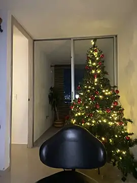 Snapshot of Susi_bell chatting on December 18, 2024, 2:53 am Susi bell online show from December 18, 2024, 2:53 am