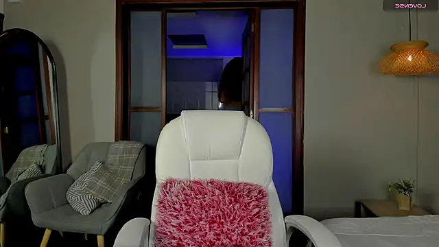 Snapshot of nayah__ chatting on October 29, 2025, 8:43 pm nayah online show from October 29, 2025, 8:43 pm