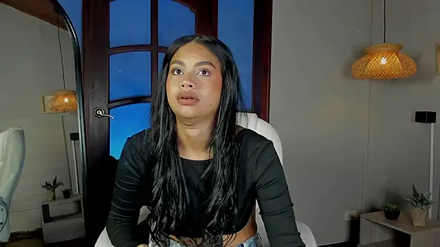 nayah   online show from December 2, 2025, 7:53 pm