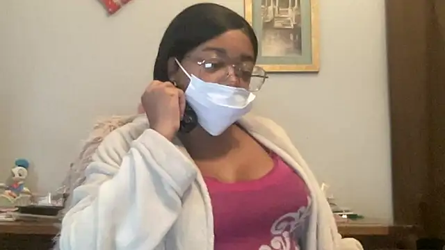 Snapshot of MommyConfident chatting on November 6, 2025, 3:13 pm MommyConfident online show from November 6, 2025, 3:13 pm