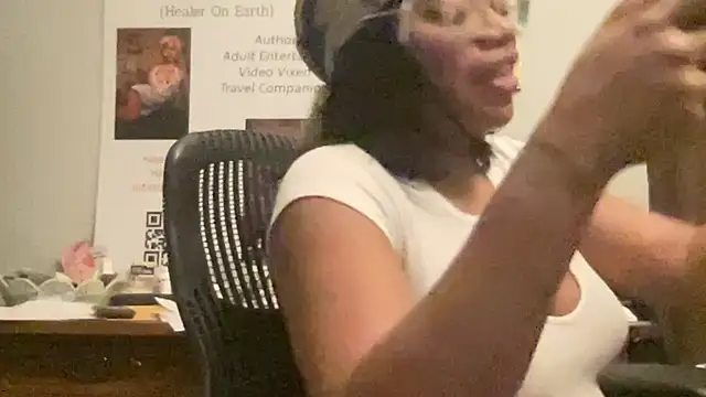 MommyConfident online show from June 10, 2026, 5:39 am