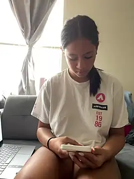 Snapshot of VanessaBling chatting on December 17, 2024, 3:39 pm VanessaBling online show from December 17, 2024, 3:39 pm