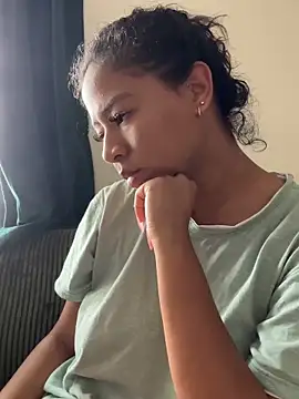 VanessaBling online show from April 10, 2026, 3:17 pm