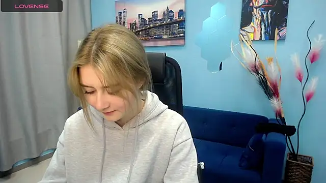 Snapshot of Tweet88 chatting on February 11, 2025, 10:26 am Tweet88 online show from February 11, 2025, 10:26 am