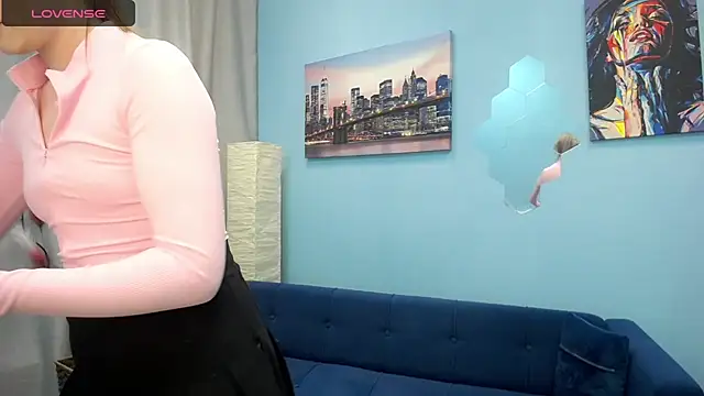 Snapshot of Tweet88 chatting on February 17, 2025, 1:53 pm Tweet88 online show from February 17, 2025, 1:53 pm