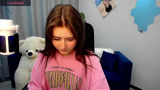 Snapshot of Tweet88 chatting on March 7, 2025, 5:38 pm Tweet88 online show from March 7, 2025, 5:38 pm