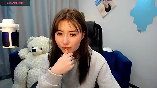 Snapshot of Tweet88 chatting on March 9, 2025, 8:42 pm Tweet88 online show from March 9, 2025, 8:42 pm