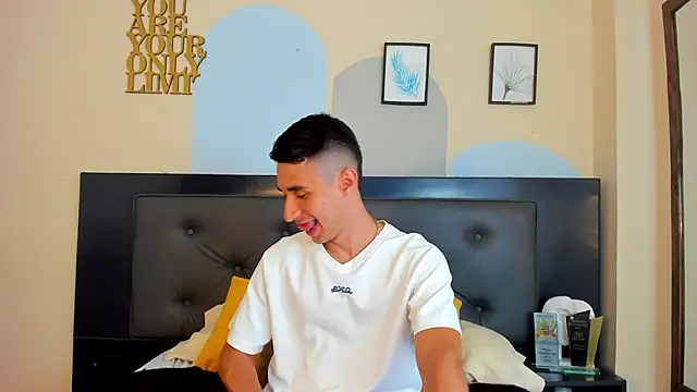 Jotastevensxx online show from May 20, 2026, 7:20 pm