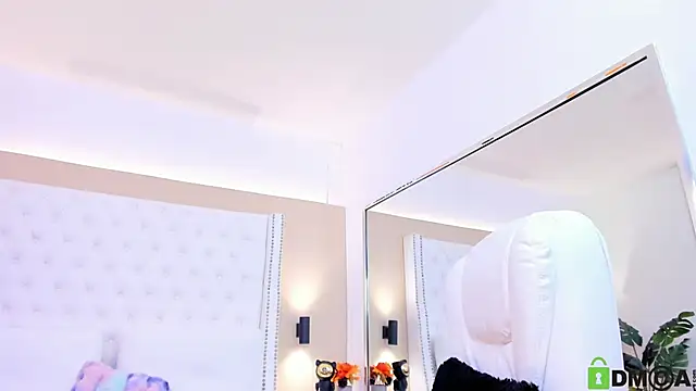 celeste wayne online show from November 14, 2025, 11:35 pm