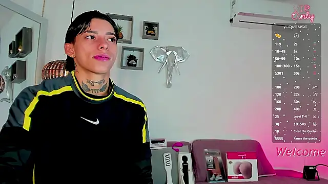 AmberAdams  online show from January 9, 2026, 2:42 pm