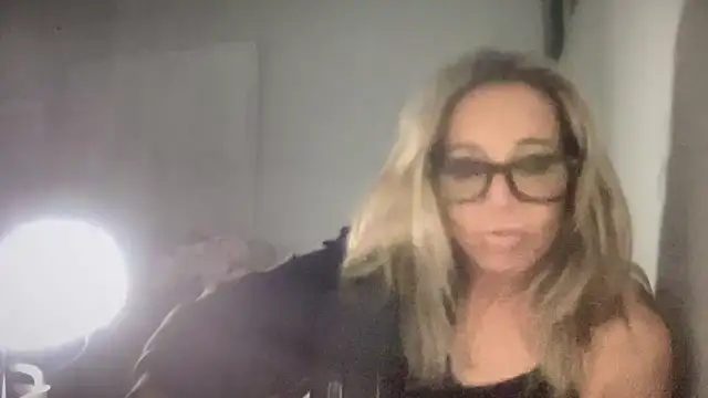 Snapshot of ALEXADANIELLE chatting on February 27, 2025, 1:16 am ALEXADANIELLE online show from February 27, 2025, 1:16 am