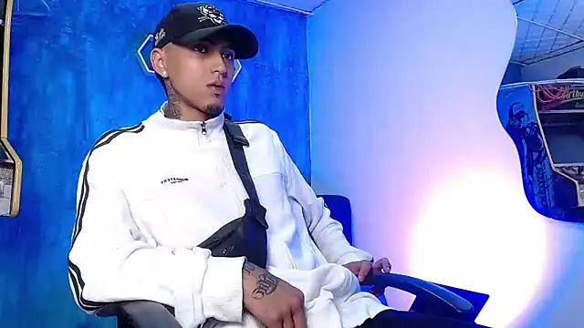 Liam lee online show from December 26, 2024, 12:49 pm