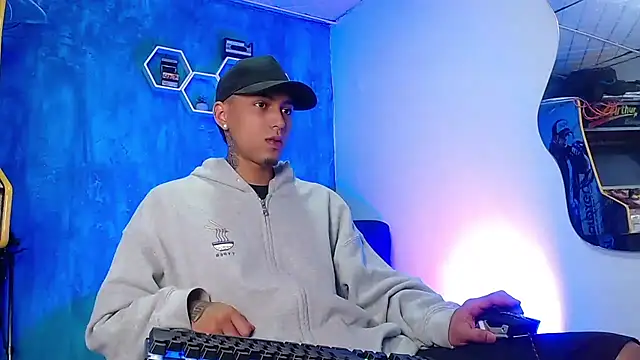 Liam lee online show from January 12, 2025, 1:05 pm