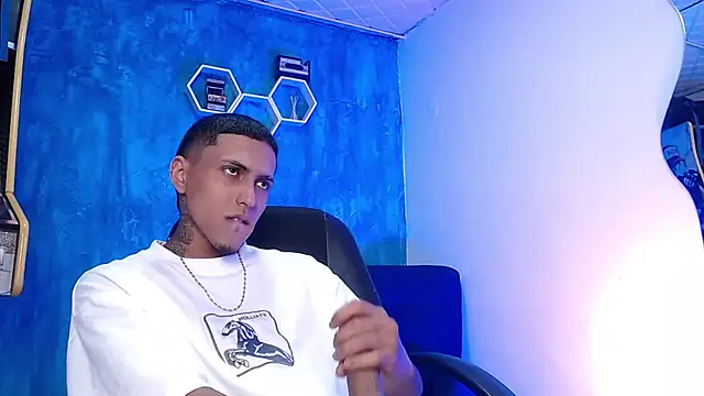 Liam lee online show from February 11, 2025, 4:24 pm