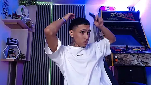 Liam lee online show from March 4, 2025, 4:52 pm