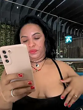 Francesca ferrari online show from September 16, 2025, 6:20 pm