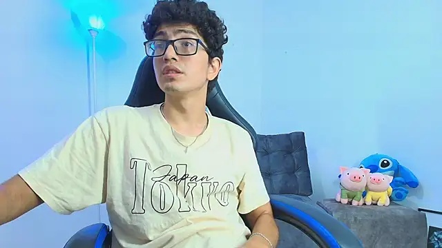 Snapshot of TylerWhite_ chatting on September 28, 2025, 6:57 pm TylerWhite online show from September 28, 2025, 6:57 pm