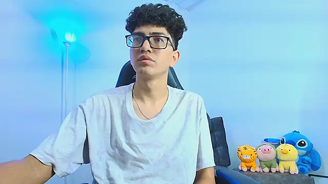 Snapshot of TylerWhite_ chatting on October 7, 2025, 9:28 am TylerWhite online show from October 7, 2025, 9:28 am