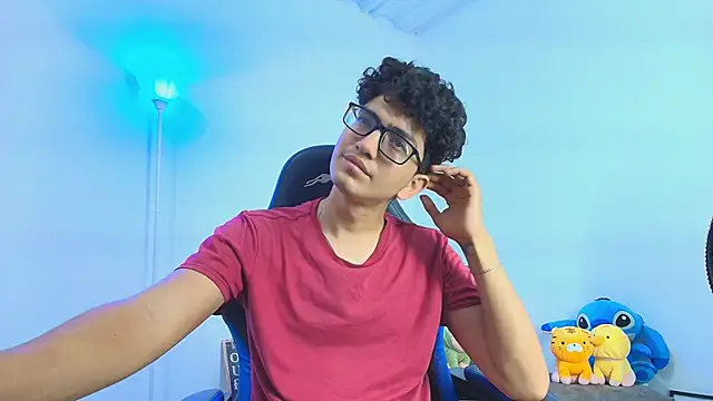 Snapshot of TylerWhite_ chatting on October 24, 2025, 4:31 am TylerWhite online show from October 24, 2025, 4:31 am