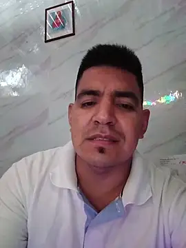 Snapshot of latino17 chatting on March 30, 2026, 6:47 am latino17 online show from March 30, 2026, 6:47 am