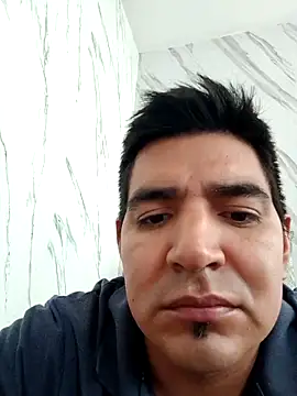 Snapshot of latino17 chatting on May 3, 2026, 6:47 pm latino17 online show from May 3, 2026, 6:47 pm
