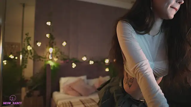 Snapshot of Meow_Nancy chatting on December 13, 2024, 11:45 am Meow Nancy online show from December 13, 2024, 11:45 am