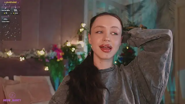 Snapshot of Meow_Nancy chatting on January 15, 2025, 6:01 am Meow Nancy online show from January 15, 2025, 6:01 am