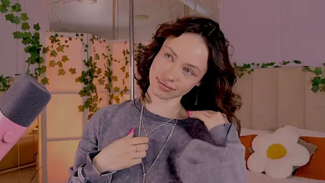 Snapshot of Meow_Nancy chatting on June 17, 2026, 5:10 am Meow Nancy online show from June 17, 2026, 5:10 am