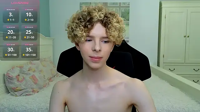 Snapshot of Kudi_Minnt chatting on October 28, 2025, 5:37 pm Kudi Minnt online show from October 28, 2025, 5:37 pm