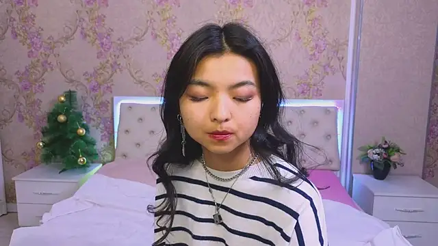 Shy Kira online show from January 7, 2025, 6:35 pm