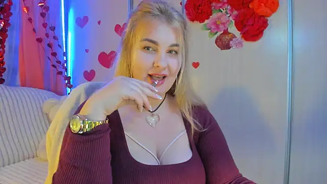 CoraSwon online show from February 20, 2025, 6:57 pm