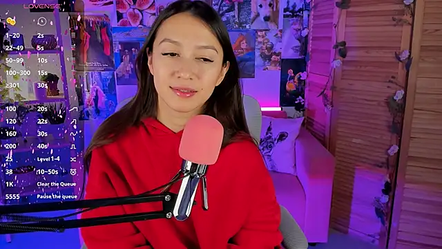 LanaBaker online show from December 9, 2024, 6:01 am