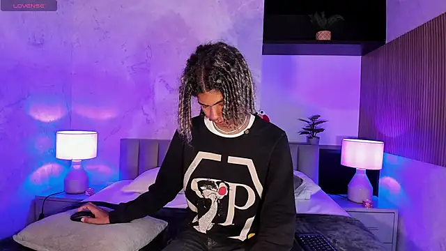 Snapshot of Maxim-Walker chatting on February 5, 2025, 3:02 am Maxim-Walker online show from February 5, 2025, 3:02 am