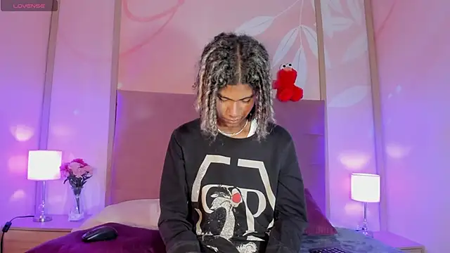 Snapshot of Maxim-Walker chatting on February 6, 2025, 3:06 am Maxim-Walker online show from February 6, 2025, 3:06 am