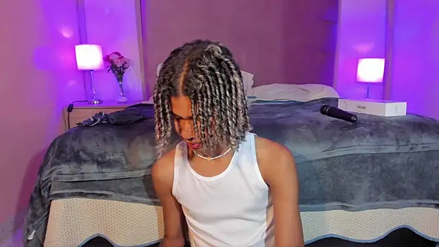 Snapshot of Maxim-Walker chatting on February 7, 2025, 6:03 am Maxim-Walker online show from February 7, 2025, 6:03 am