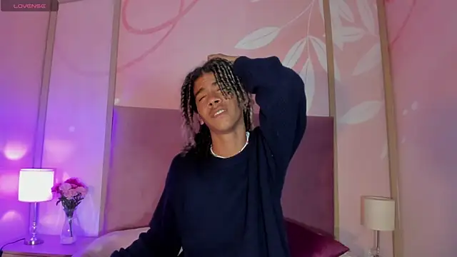 Snapshot of Maxim-Walker chatting on February 10, 2025, 3:03 am Maxim-Walker online show from February 10, 2025, 3:03 am